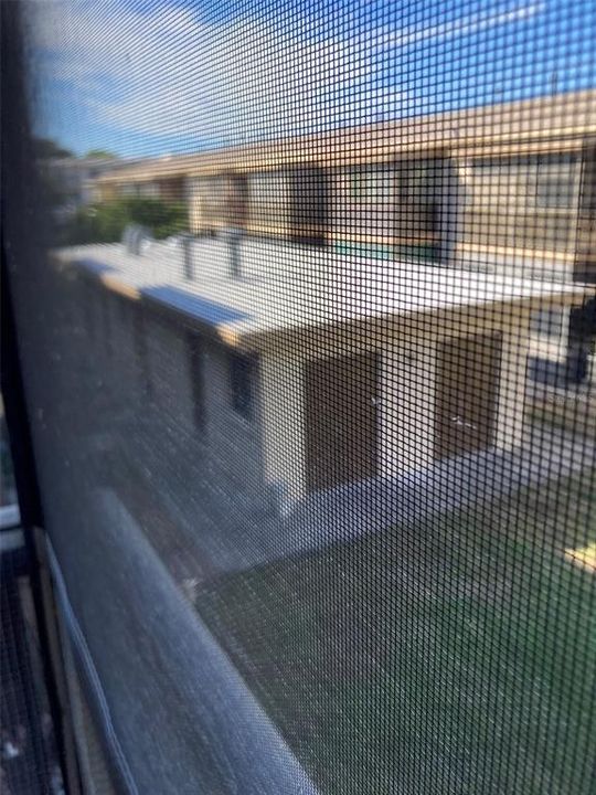 For Sale: $77,900 (1 beds, 1 baths, 680 Square Feet)