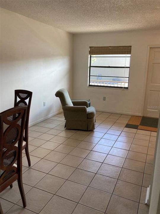 For Sale: $77,900 (1 beds, 1 baths, 680 Square Feet)