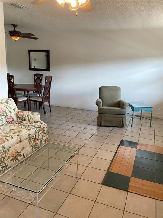 For Sale: $77,900 (1 beds, 1 baths, 680 Square Feet)