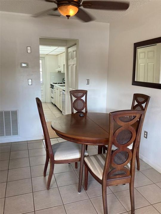 For Sale: $77,900 (1 beds, 1 baths, 680 Square Feet)