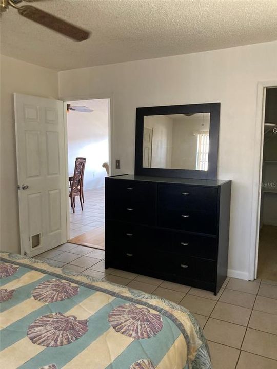 For Sale: $77,900 (1 beds, 1 baths, 680 Square Feet)