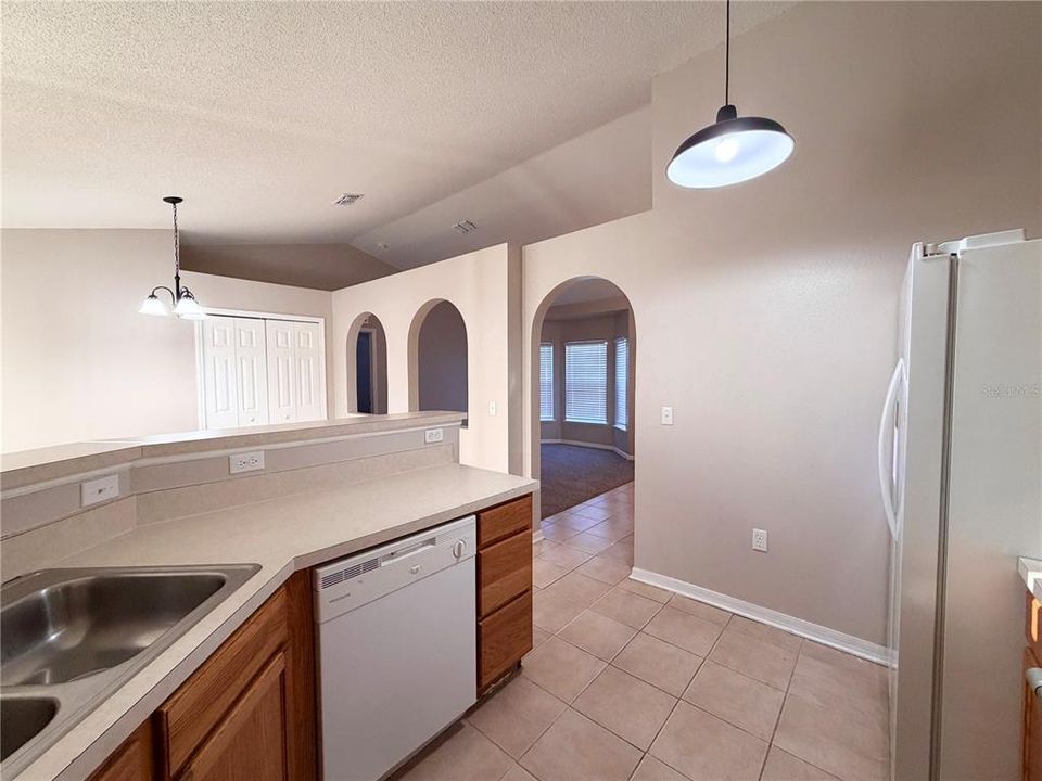For Sale: $259,900 (3 beds, 2 baths, 1750 Square Feet)