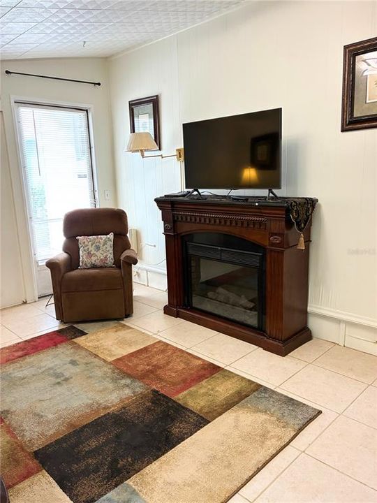 На продажу: $120,000 (2 спален, 1 ванн, 500 Квадратных фут)