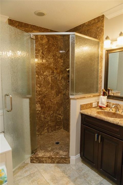 En Venta: $825,000 (3 camas, 2 baños, 2506 Pies cuadrados)