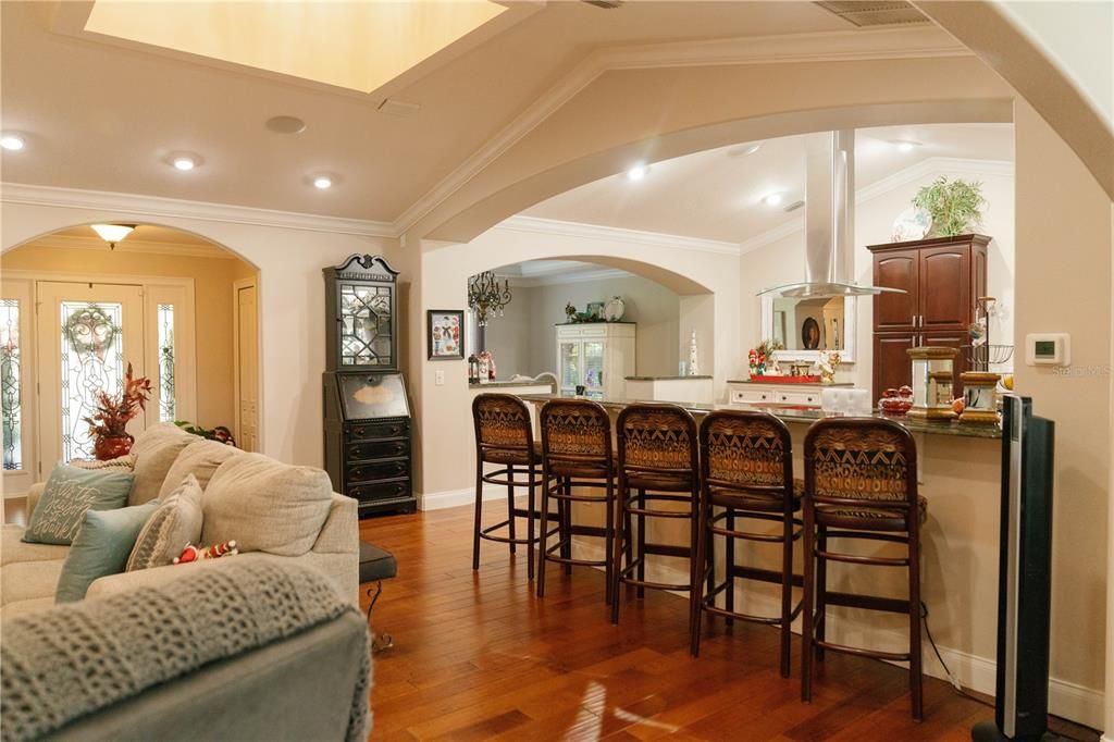 En Venta: $825,000 (3 camas, 2 baños, 2506 Pies cuadrados)