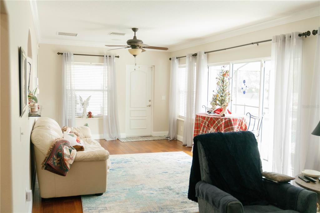 En Venta: $825,000 (3 camas, 2 baños, 2506 Pies cuadrados)