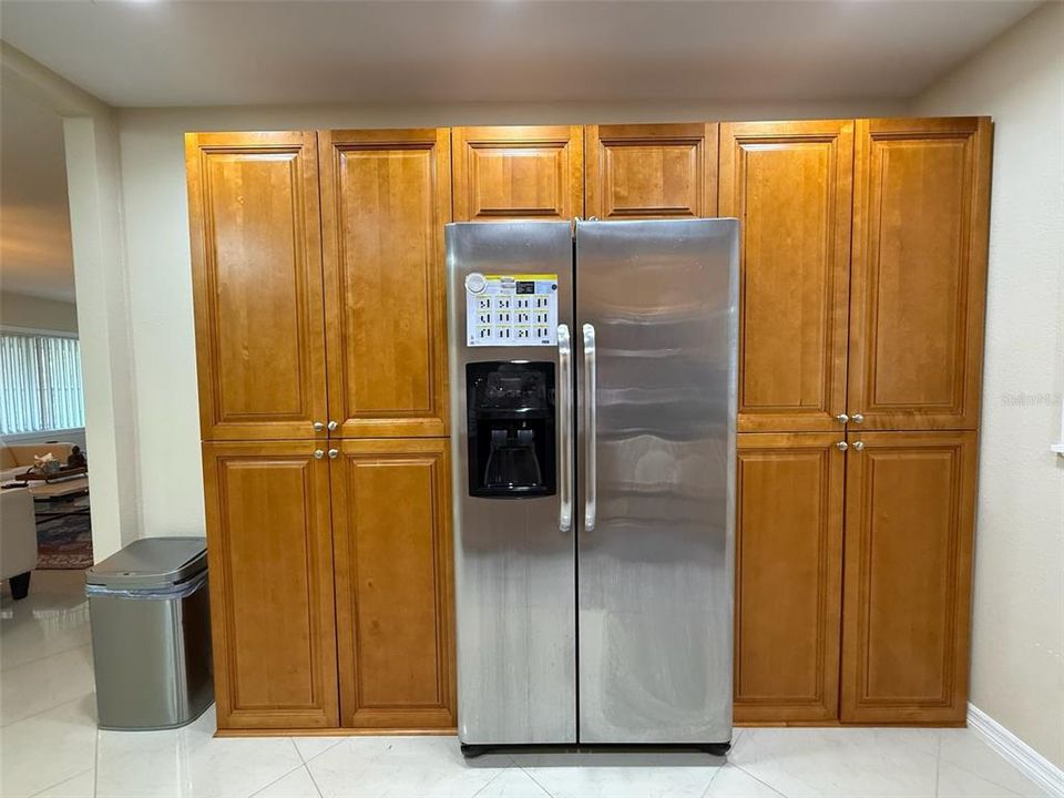 For Rent: $3,000 (3 beds, 1 baths, 1066 Square Feet)