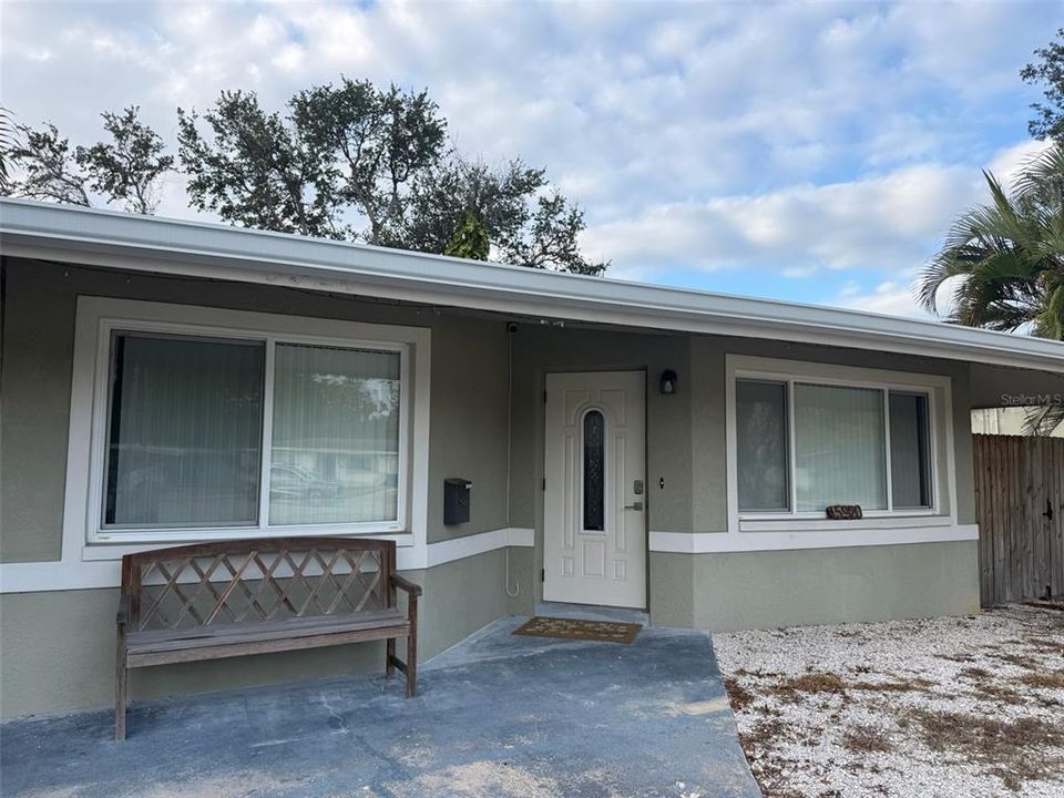 For Rent: $3,000 (3 beds, 1 baths, 1066 Square Feet)