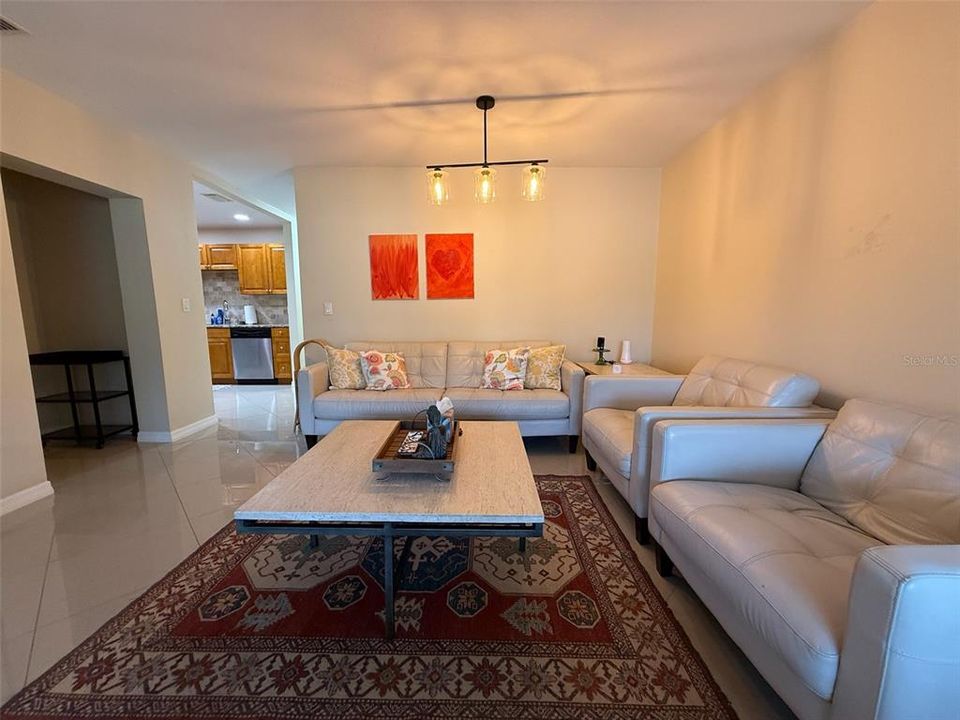 For Rent: $3,000 (3 beds, 1 baths, 1066 Square Feet)