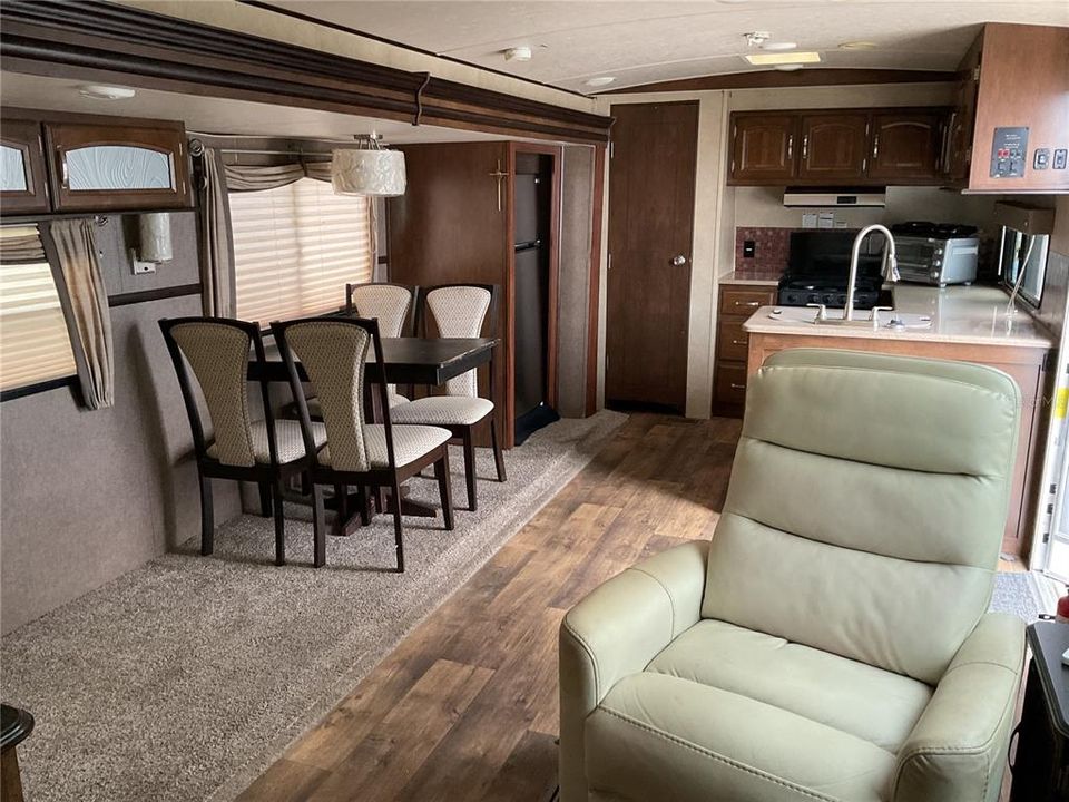 На продажу: $39,990 (1 спален, 1 ванн, 224 Квадратных фут)