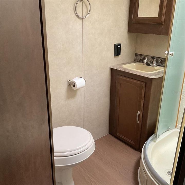 На продажу: $39,990 (1 спален, 1 ванн, 224 Квадратных фут)