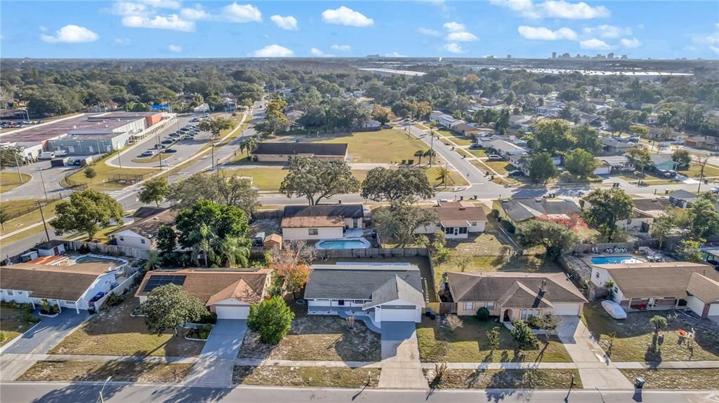 На продажу: $325,000 (3 спален, 2 ванн, 1305 Квадратных фут)