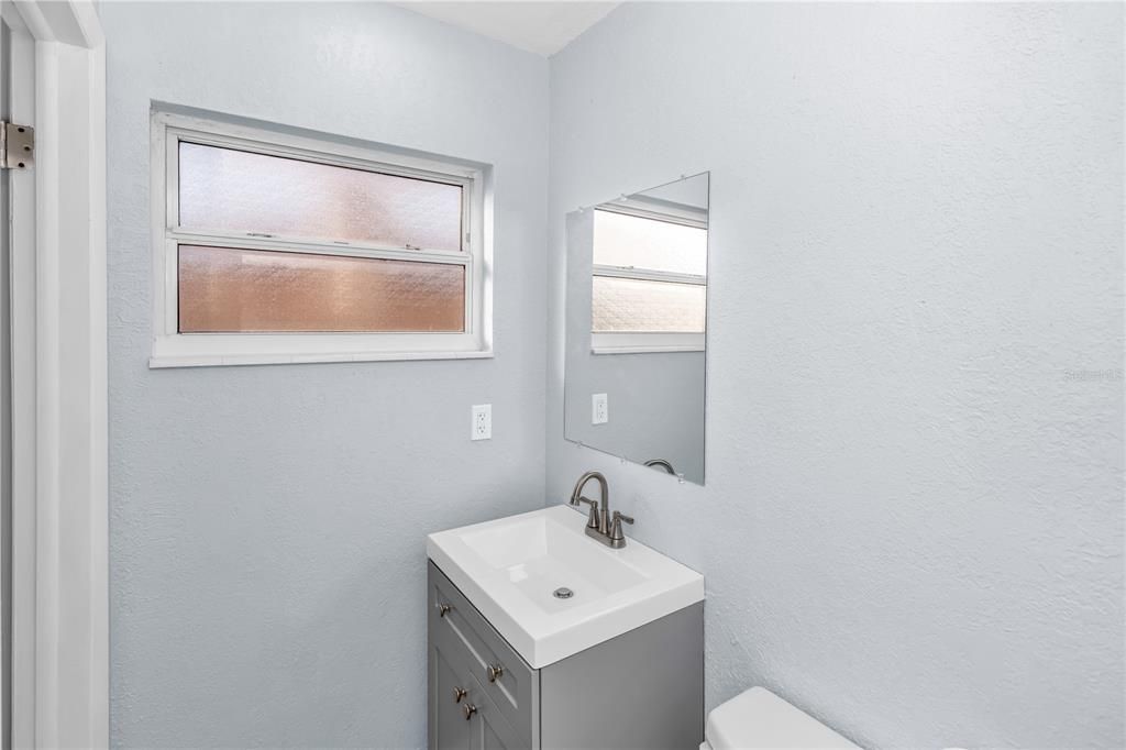 На продажу: $325,000 (3 спален, 2 ванн, 1305 Квадратных фут)