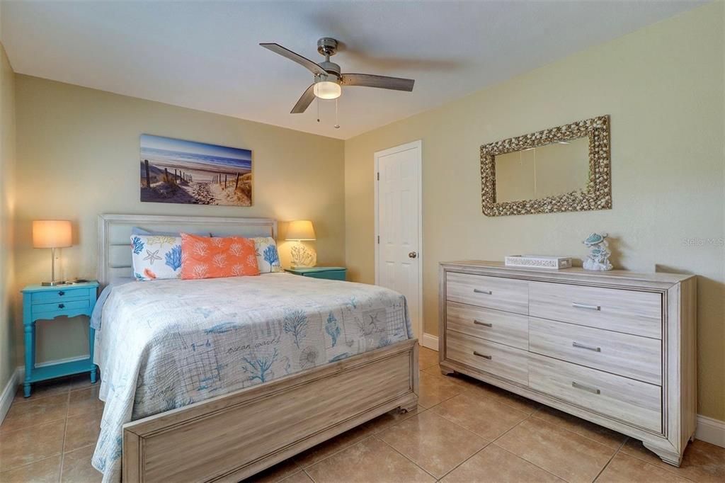 待售: $109,000 (1 贝兹, 1 浴室, 490 平方英尺)