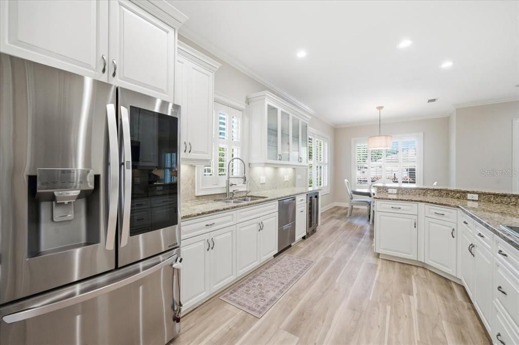 合同活跃: $925,000 (4 贝兹, 3 浴室, 3176 平方英尺)