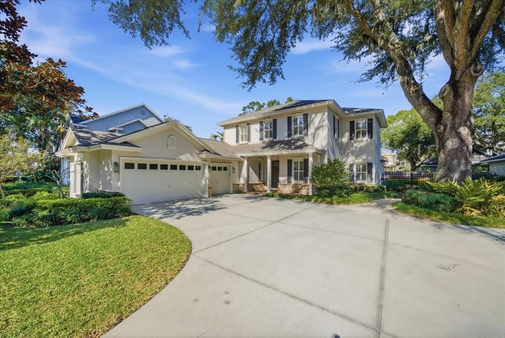 合同活跃: $925,000 (4 贝兹, 3 浴室, 3176 平方英尺)