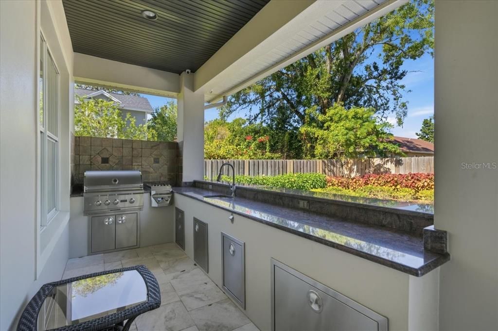 合同活跃: $925,000 (4 贝兹, 3 浴室, 3176 平方英尺)