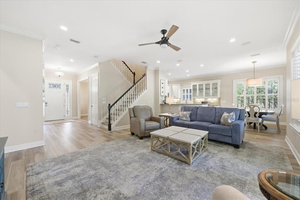 合同活跃: $925,000 (4 贝兹, 3 浴室, 3176 平方英尺)