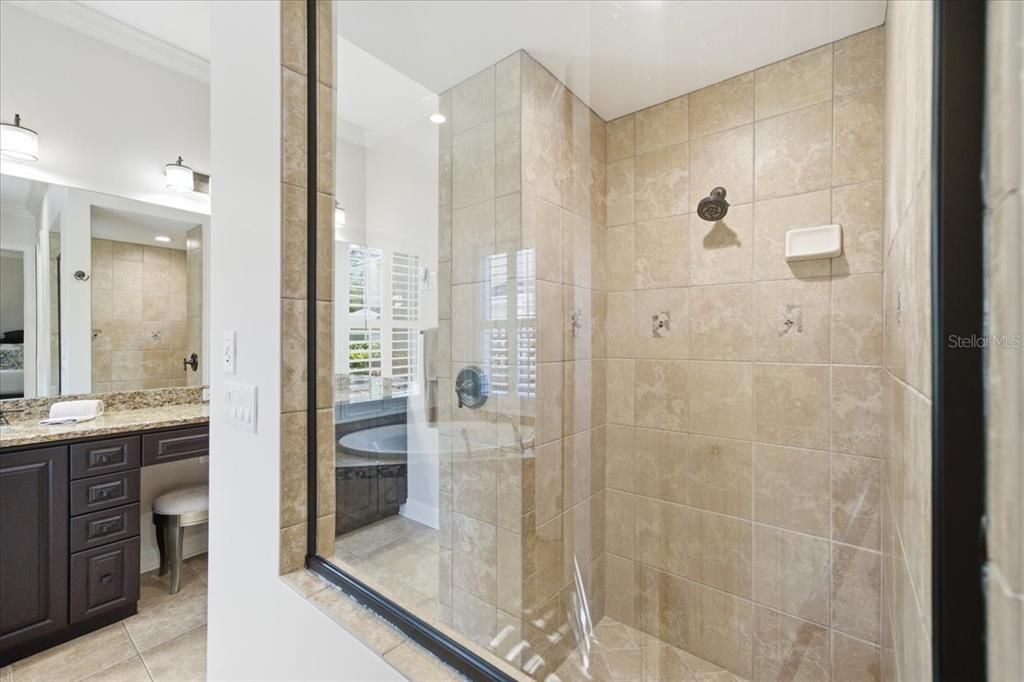 合同活跃: $925,000 (4 贝兹, 3 浴室, 3176 平方英尺)