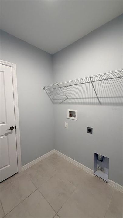 На продажу: $389,990 (4 спален, 2 ванн, 1845 Квадратных фут)