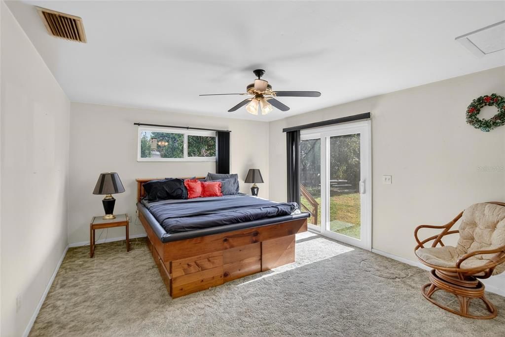 待售: $220,000 (2 贝兹, 2 浴室, 1144 平方英尺)