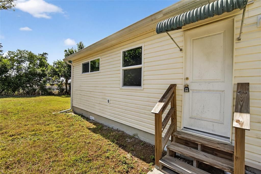 待售: $220,000 (2 贝兹, 2 浴室, 1144 平方英尺)