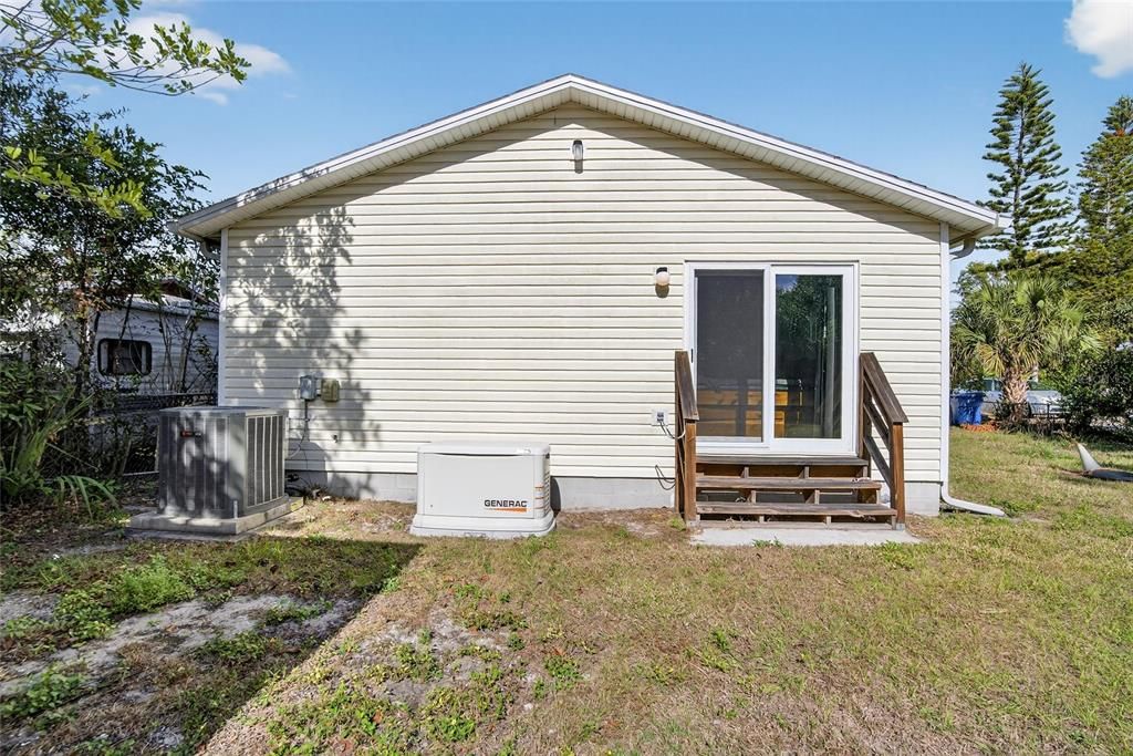 待售: $220,000 (2 贝兹, 2 浴室, 1144 平方英尺)