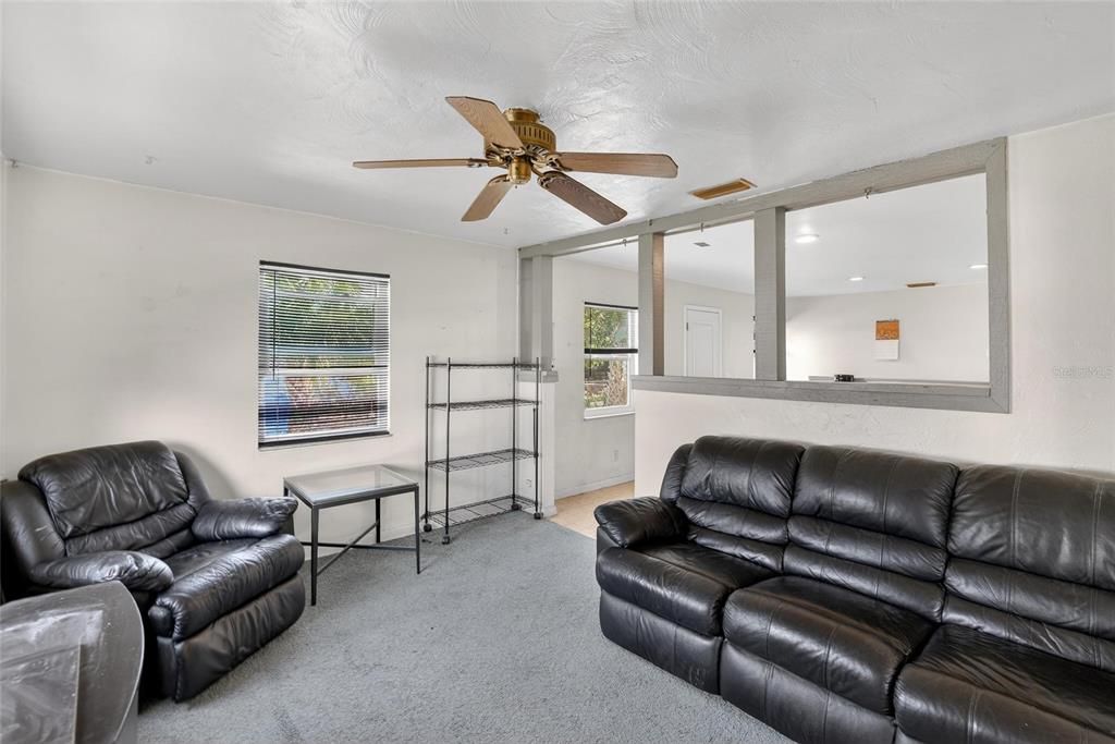 待售: $220,000 (2 贝兹, 2 浴室, 1144 平方英尺)