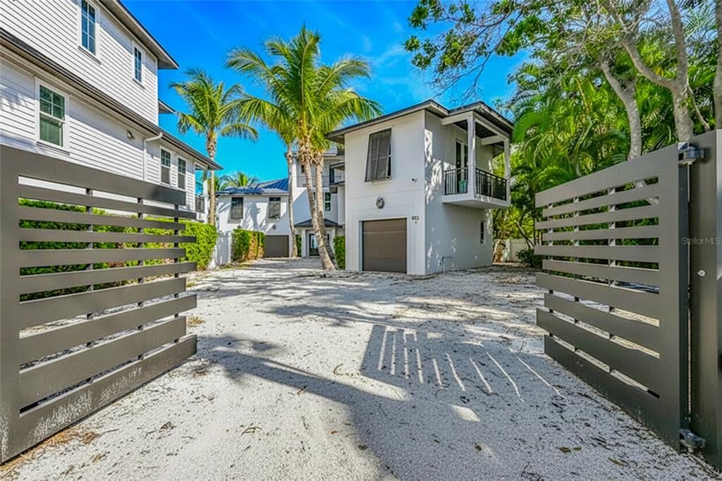 For Sale: $9,000,000 (11 beds, 11 baths, 5591 Square Feet)