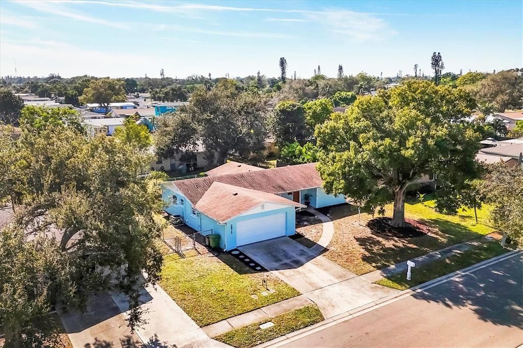 For Sale: $400,000 (2 beds, 2 baths, 1442 Square Feet)