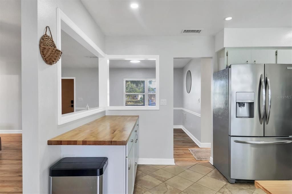 For Sale: $400,000 (2 beds, 2 baths, 1442 Square Feet)