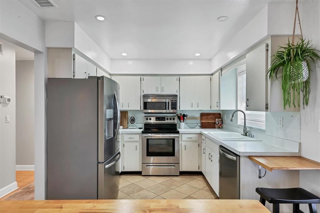 For Sale: $400,000 (2 beds, 2 baths, 1442 Square Feet)