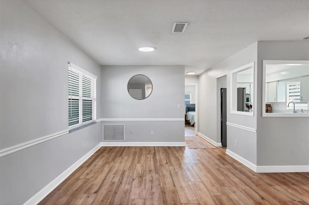 For Sale: $400,000 (2 beds, 2 baths, 1442 Square Feet)