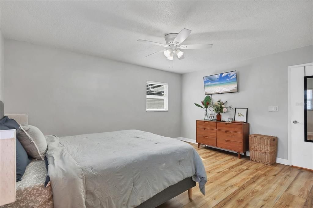 For Sale: $400,000 (2 beds, 2 baths, 1442 Square Feet)
