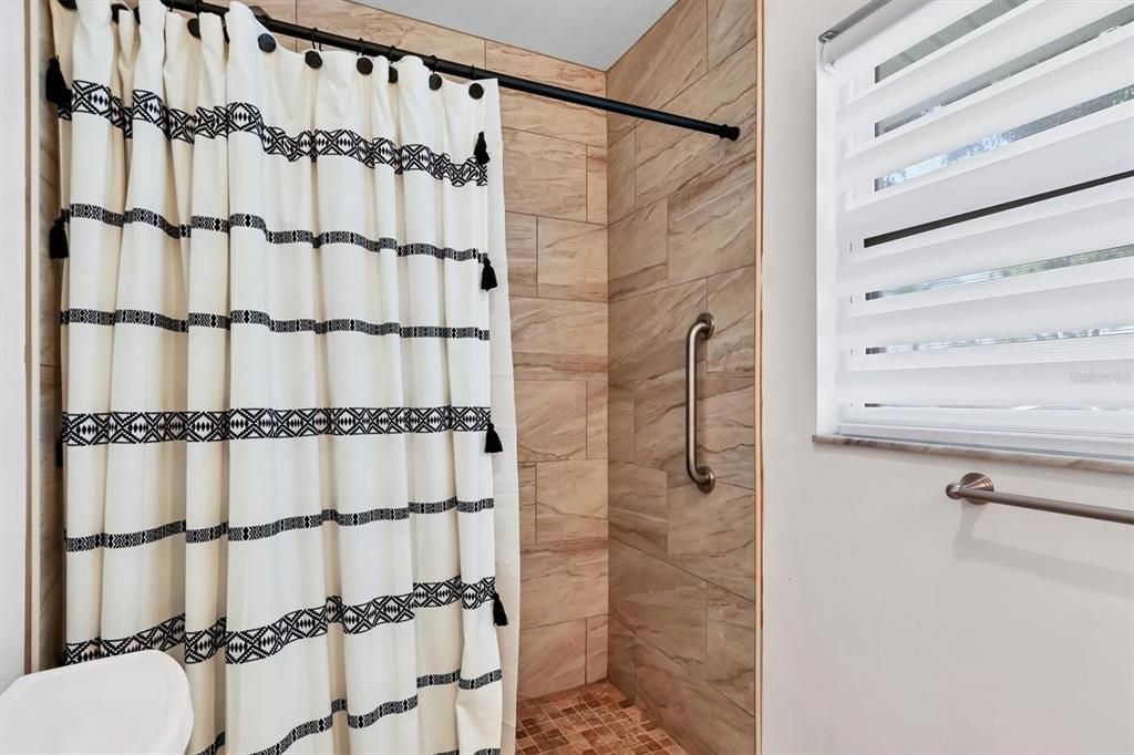 For Sale: $400,000 (2 beds, 2 baths, 1442 Square Feet)