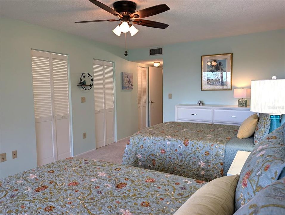 For Sale: $199,900 (2 beds, 2 baths, 1440 Square Feet)