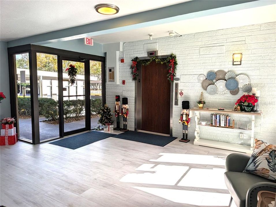 For Sale: $199,900 (2 beds, 2 baths, 1440 Square Feet)