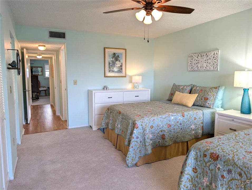 For Sale: $199,900 (2 beds, 2 baths, 1440 Square Feet)