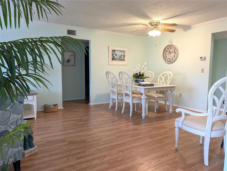 For Sale: $199,900 (2 beds, 2 baths, 1440 Square Feet)