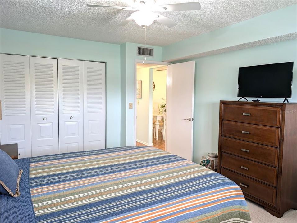 For Sale: $199,900 (2 beds, 2 baths, 1440 Square Feet)