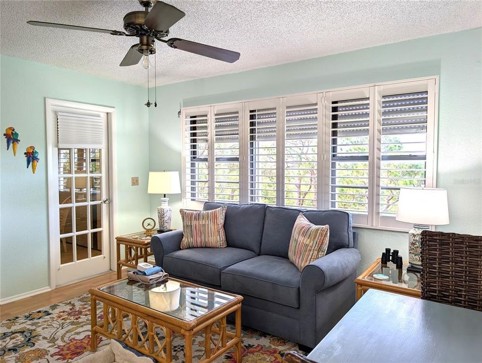 For Sale: $199,900 (2 beds, 2 baths, 1440 Square Feet)