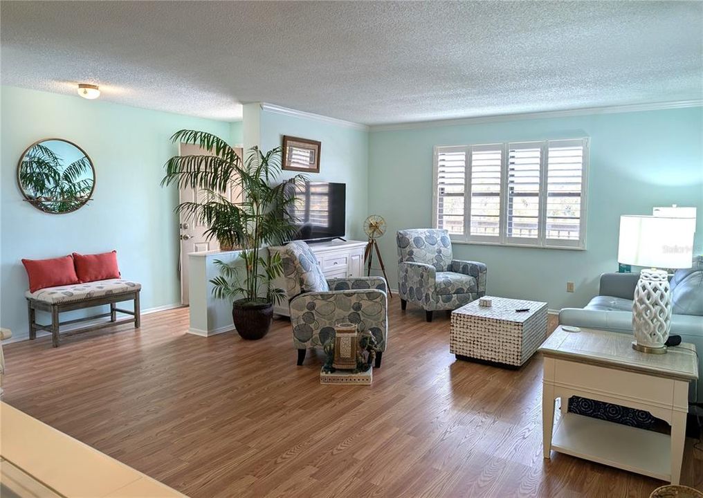 For Sale: $199,900 (2 beds, 2 baths, 1440 Square Feet)