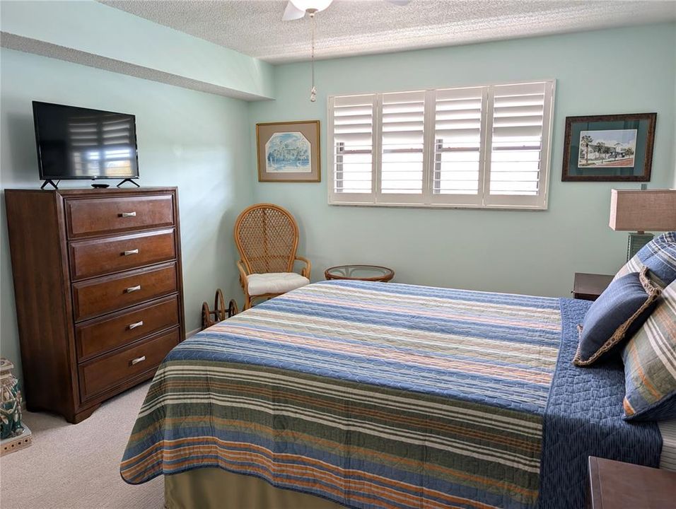 For Sale: $199,900 (2 beds, 2 baths, 1440 Square Feet)