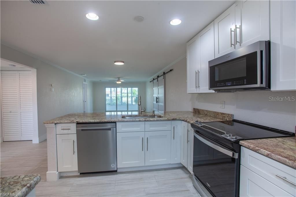 待售: $198,900 (2 贝兹, 2 浴室, 1165 平方英尺)