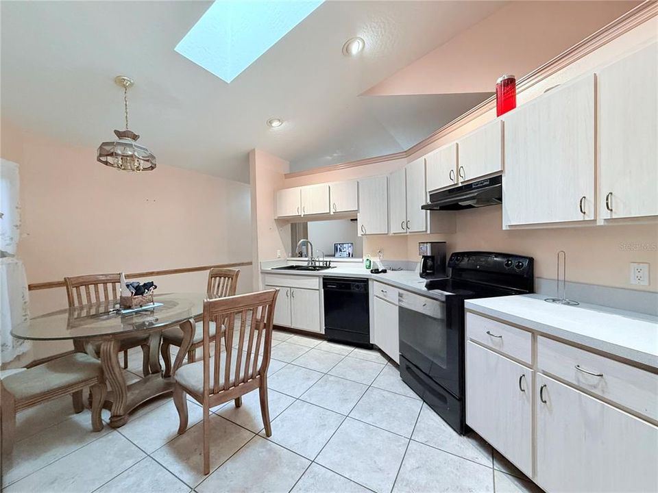 En Venta: $269,000 (3 camas, 2 baños, 1451 Pies cuadrados)