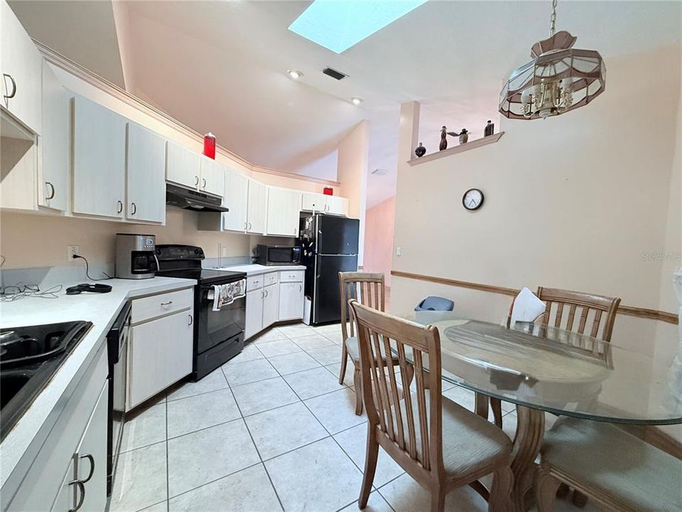 En Venta: $269,000 (3 camas, 2 baños, 1451 Pies cuadrados)