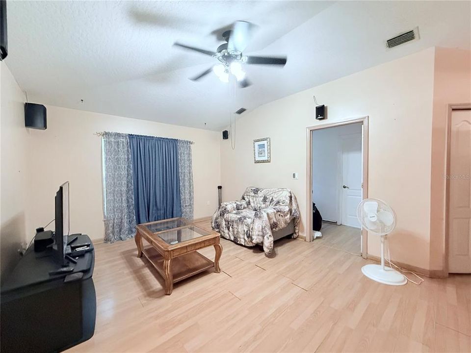 En Venta: $269,000 (3 camas, 2 baños, 1451 Pies cuadrados)