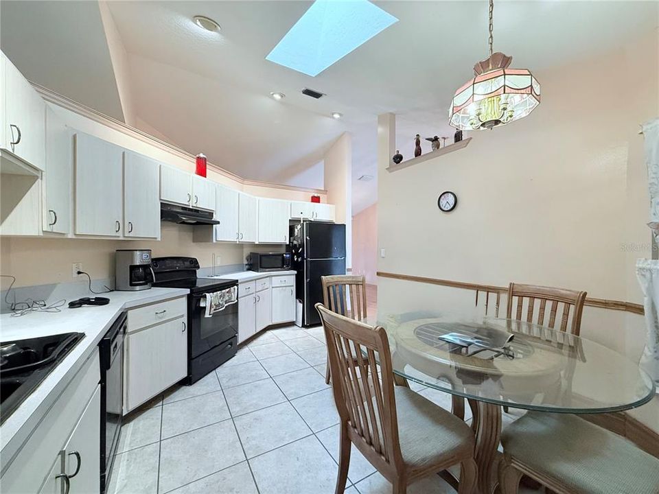 En Venta: $269,000 (3 camas, 2 baños, 1451 Pies cuadrados)