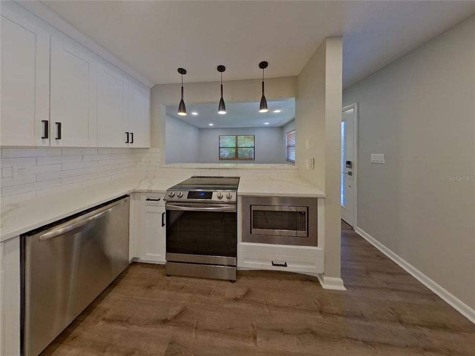 For Rent: $2,949 (3 beds, 2 baths, 1418 Square Feet)