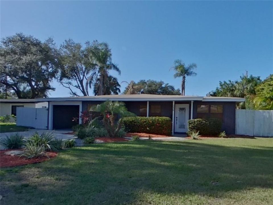 For Rent: $2,949 (3 beds, 2 baths, 1418 Square Feet)